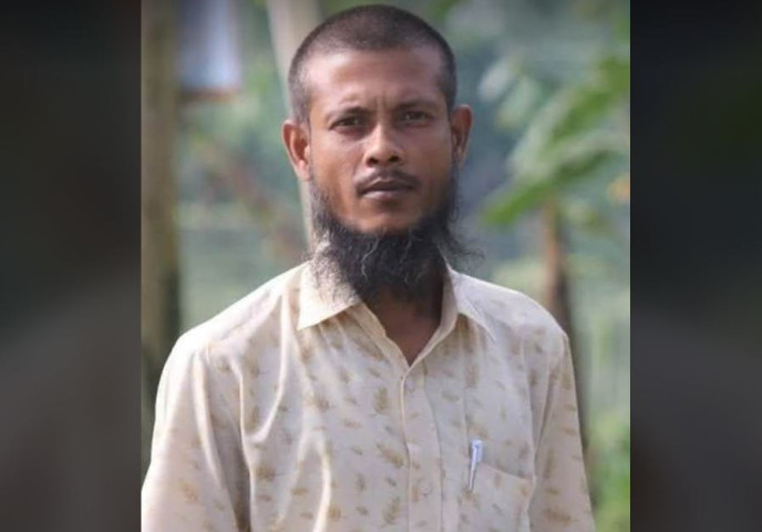 ফেসবুকে অশালীন মন্তব্য করায় পলাশবাড়িতে সাংবাদিক গ্রেপ্তার 