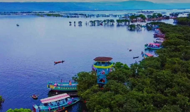 টাঙ্গুয়ার হাওড়ে নেমে ব্যাংক কর্মকর্তা  নিখোঁজ