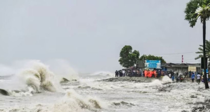 ঘূর্ণিঝড় ফিনজালের প্রভাবে যেসব অঞ্চলে ২ দিন বৃষ্টির সম্ভাবনা