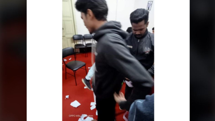 ছাত্রলীগ নেতা উবায়সহ ৮ জনের বিরুদ্ধে থানায় অভিযোগ 