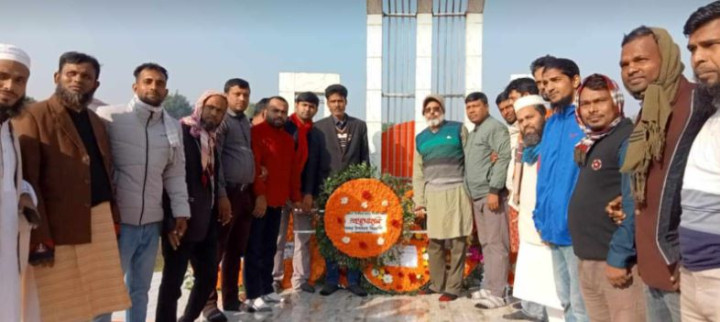 সালথায় শহীদ মিনারে বাবুল সমর্থকদের শ্রদ্ধা 