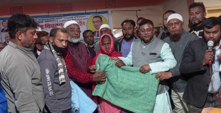 বিরামপুরে কৃষক দলের সমাবেশ ও বিএনপি’র কম্বল বিতরণ
