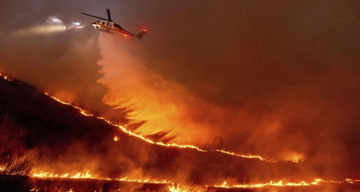 লস অ্যাঞ্জেলেসে এবার ‘আগুন টর্নেডোর’ শঙ্কা, লাল পতাকা সতর্কতা