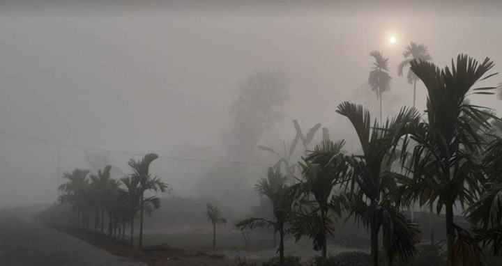 রাতে অপরিবর্তিত থাকলেও কমতে পারে দিনের তাপমাত্রা