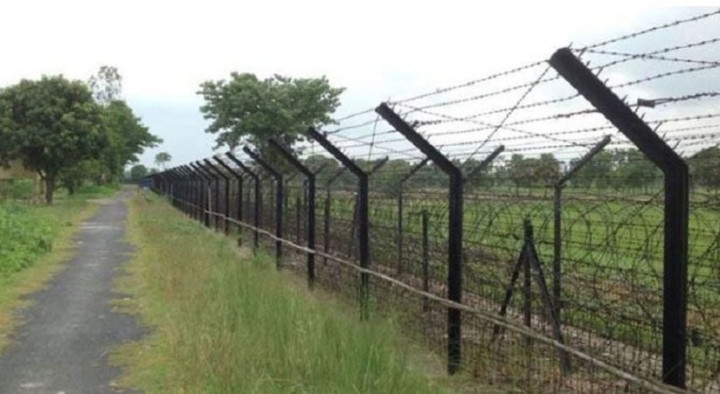 চাঁপাইনবাবগঞ্জ সীমান্তে বিএসএফের গুলিতে যুবক আহত