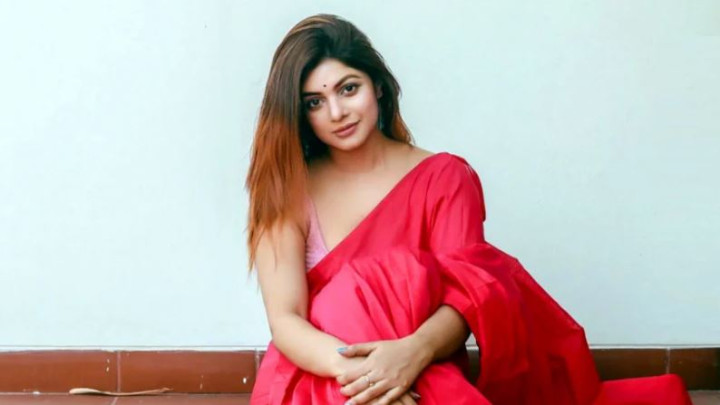 ডিবি হেফাজতে অভিনেত্রী সোহানা সাবা