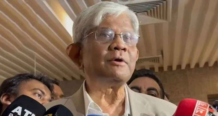 ঈদের লম্বা ছুটিতেও অর্থনীতিতে স্থবিরতা তৈরি হবে না: অর্থ উপদেষ্টা