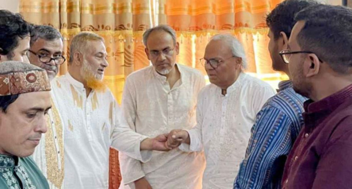 ঈদের শুভেচ্ছা জানাতে শহীদ মীর মুগ্ধের বাসায় রিজভী
