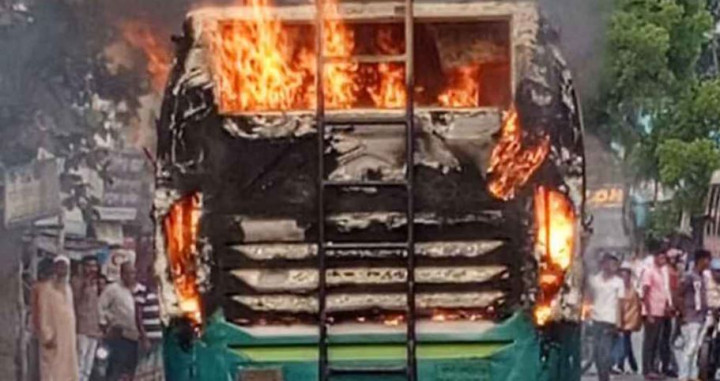 যশোরে বাসের ধাক্কায় মোটরসাইকেল আরোহী বাবা-মেয়ে নিহত