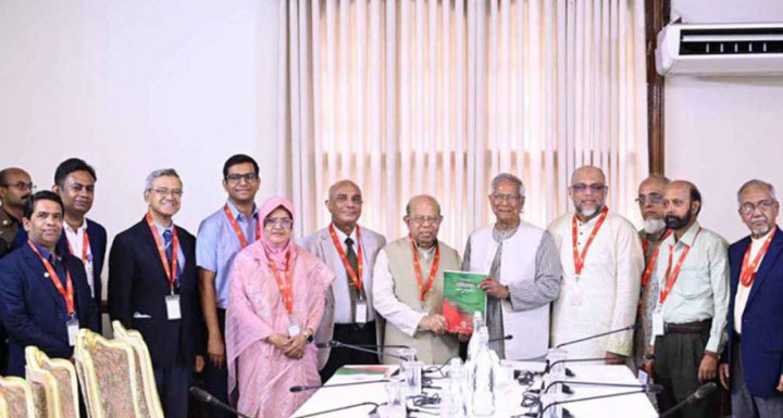 নতুন ৭ আইন প্রণয়নের সুপারিশ স্বাস্থ্য সংস্কার কমিশনের