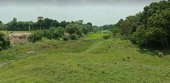 দখল-বেদখলে মৃত ভুবনেশ্বর নদ এখন মরা খালে পরিনত 