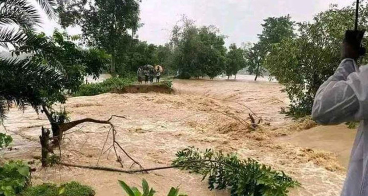 ধেয়ে আসছে বন্যা, ডুবে যেতে পারে ৪ জেলা