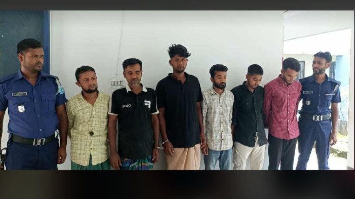 সদরপুরে মাদক বিরোধী অভিযানে  আটক ৬