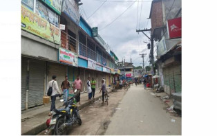 আলফাডাঙ্গা সদর বাজারে  ব্যবসা প্রতিষ্ঠান অনির্দিষ্টকালের জন্য বন্ধ