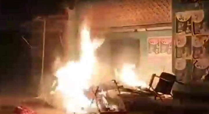 লালমনিরহাট জেলা জাতীয় পার্টির কার্যালয়ে লুটপাট ও অগ্নিসংযোগ