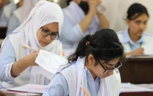 সকাল সাড়ে ৮টা থেকে কেন্দ্রে ঢুকতে পারবেন এইচএসসি পরীক্ষার্থীরা