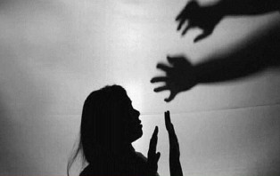 কবিরাজের কাছে চিকিৎসা নিতে গিয়ে ধর্ষণের শিকার নারী, অতঃপর...