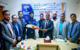 চরভদ্রাসনে নতুন ওসিকে ফুলেল শুভেচ্ছা জানাল অফিসার ক্লাব