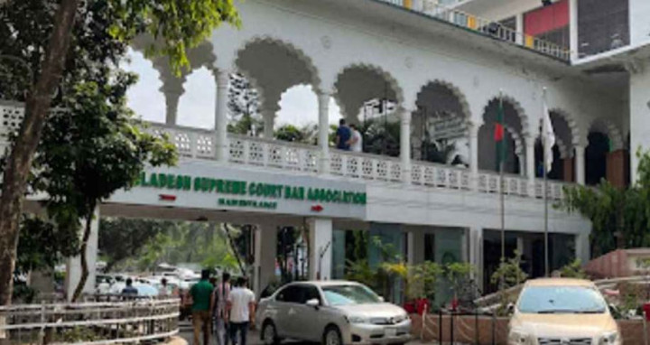 সুপ্রিম কোর্ট আইনজীবী সমিতির ভবনে আগুন