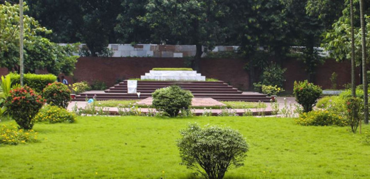 কাজী নজরুল ওসমান হাদি ছাড়াও সমাধিসৌধে আরও যারা শায়িত