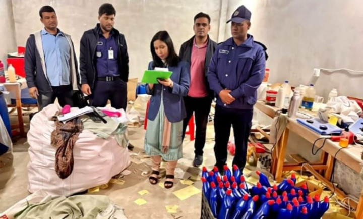 নকল ক্লিনার ও হ্যান্ডওয়াশ তৈরির দায়ে কারখানা মালিককে জরিমানা