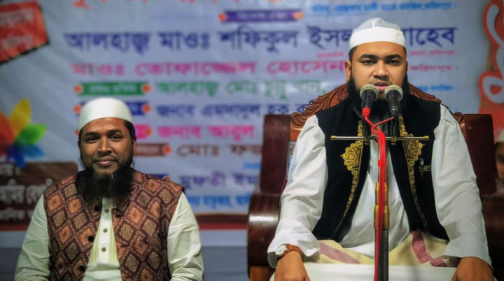 ভাঙ্গায় ওয়াজ মাহফিলে মুসল্লিদের দোয়া চাইলেন স্থপতি মুজাহিদ বেগ