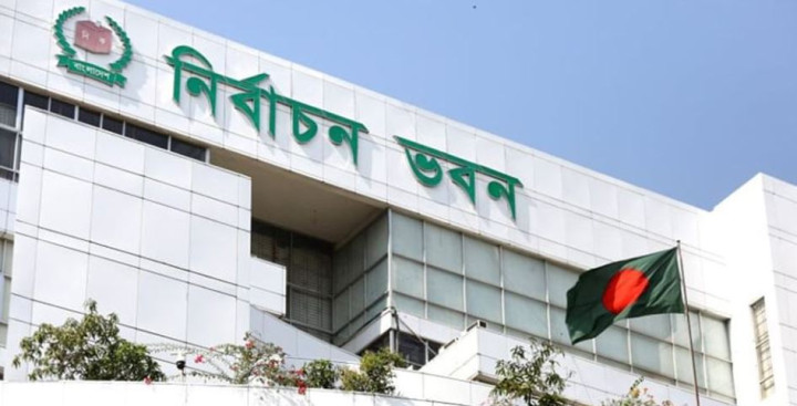 ৩০০ আসনে ২৫৮২টি মনোনয়নপত্র দাখিল