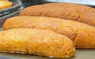 নেত্রকোণার ঐতিহ্যবাহী ‘বালিশ মিষ্টি’ পেলো দেশের ৫৮তম জিআই স্বীকৃতি