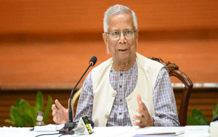 ফাইল যেন এক টেবিল থেকে অন্য টেবিলে ঝুলে না থাকে: প্রধান উপদেষ্টা