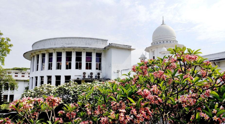 পুরো রমজান মাসে হাইস্কুল বন্ধ রাখতে হাইকোর্টের নির্দেশ
