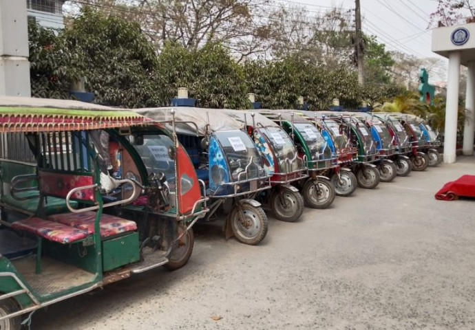 ফরিদপুরে ১৮ ইজিবাইক উদ্ধার, চোর চক্রের ১২ সদস্য গ্রেপ্তার