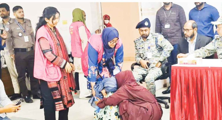 সৌদি থেকে এক নারী ফিরলেন অন্তঃসত্ত্বা হয়ে, অন্যজন মানসিক ভারসাম্যহীন