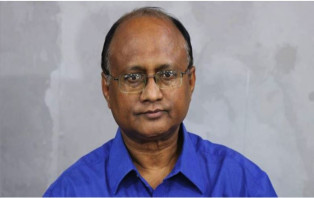 দুদকের চেয়ারম্যান ও দুই কমিশনারের পদত্যাগ