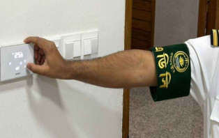 নিজ কক্ষের অর্ধেক লাইট ও এসি কমিয়ে দিলেন প্রধানমন্ত্রী