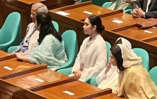 সংসদ অধিবেশনে ড. ইউনূস-জাইমাসহ বিশিষ্ট ব্যক্তিদের উপস্থিতি