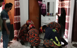 সদরপুরে বেডরুমে আটকা পড়েছিল শিশু, ফায়ার সার্ভিসের তৎপরতায় উদ্ধার