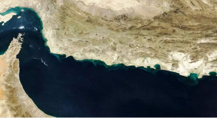 হরমুজ প্রণালিতে মাইন অপসারণে যুদ্ধজাহাজ মোতায়েন যুক্তরাষ্ট্রের