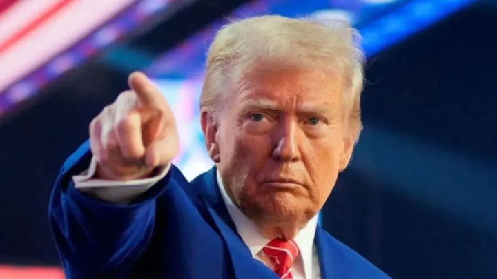 ইরানকে টোল দেওয়া জাহাজগুলোকে আটক করার নির্দেশ দিয়েছি: ডোনাল্ড ট্রাম্প