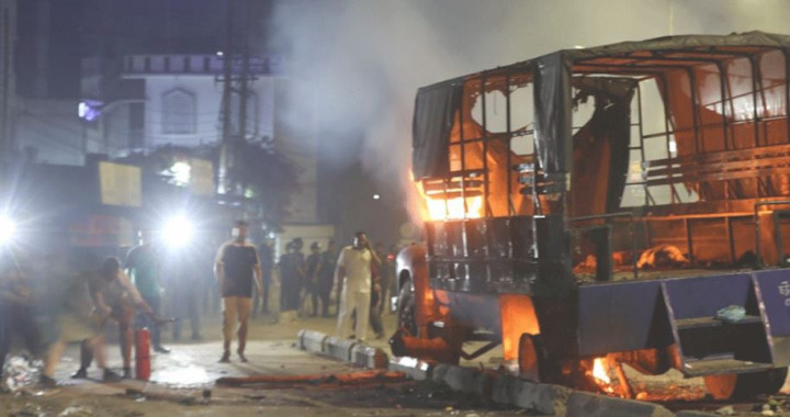 শিশু ধর্ষণের অভিযোগ নিয়ে রণক্ষেত্র চট্টগ্রাম, পুলিশের গাড়িতে আগুন