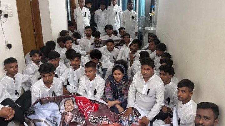 রাজধানীতে কার্যক্রম নিষিদ্ধ আ. লীগ ও সহযোগী সংগঠনের ৫৩ নেতা–কর্মী গ্রেপ্তার