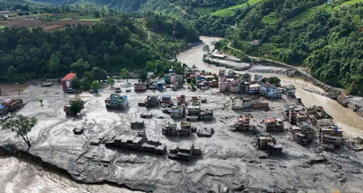 নেপাল-চীনে ভয়াবহ বন্যায় মৃত্যু ছাড়াল ১ হাজার