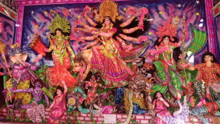 দেব-দেবীর ২৭৭ প্রতিমায় সেজেছে আলফাডাঙ্গা কেন্দ্রীয় হরি মন্দির