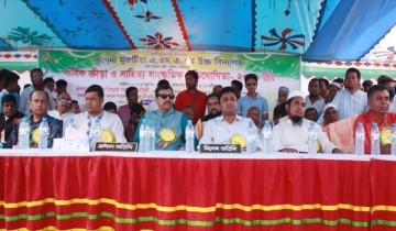 সালথায় বিজয়ী শিক্ষার্থীদের হাতে পুরস্কার তুলে দিলেন লাবু চৌধুরী