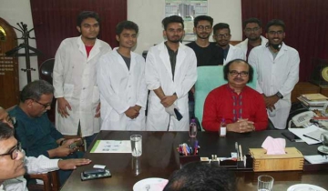 জবির রসায়ন বিভাগের উদ্যেগে হ্যান্ড সেনিটাইজার তৈরী