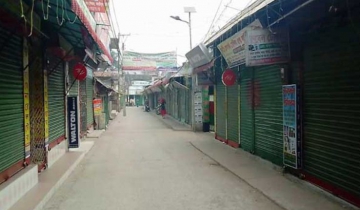 শিবচরে প্রয়োজন ছাড়া বের হচ্ছেন না কেউ, ব্যবসাপ্রতিষ্ঠান বন্ধ