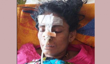তালায় মনোয়ারা বেগম বিনা চিকিৎসায় মৃত্যুর প্রহর গুনছে