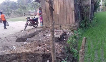 তালায় সরকারি ও মালিকানা সম্পর্ত্তি দখলে করে দোকান নির্মাণ
