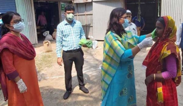 চরভদ্রাসনে ১০০ পরিবারের মাঝে খাদ্যসামগ্রী বিতরণ