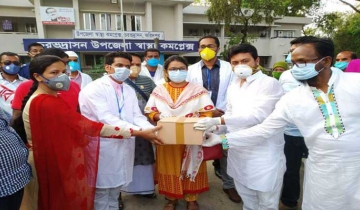  নির্বাচনী এলাকায় ৩টি হাসপাতালে পিপিই বিতরণ করলেন এমপি নিক্সন