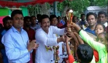 বঙ্গবন্ধু ও বঙ্গমাতা গোল্ডকাপ ফুটবলের বিজয়ীদের পুরস্কার বিররণ